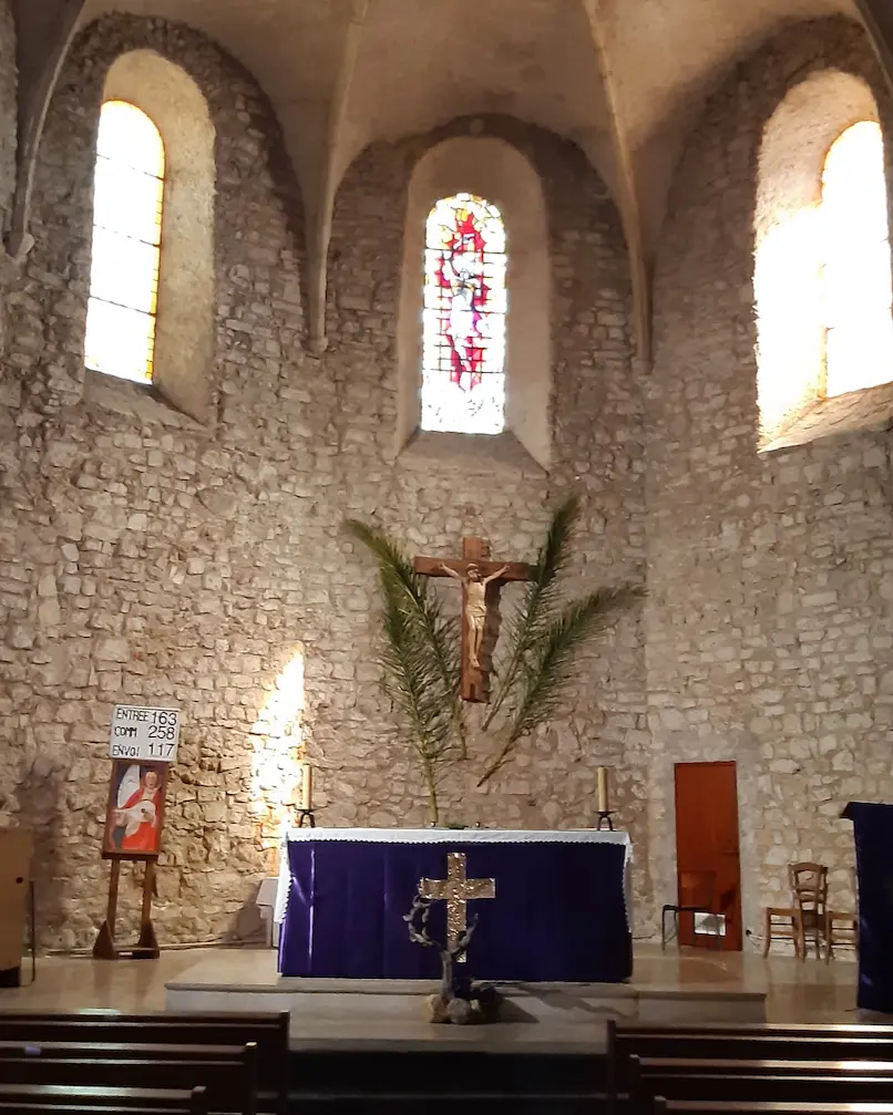 Intérieur de l'église Saint-Laurent de Flayosc