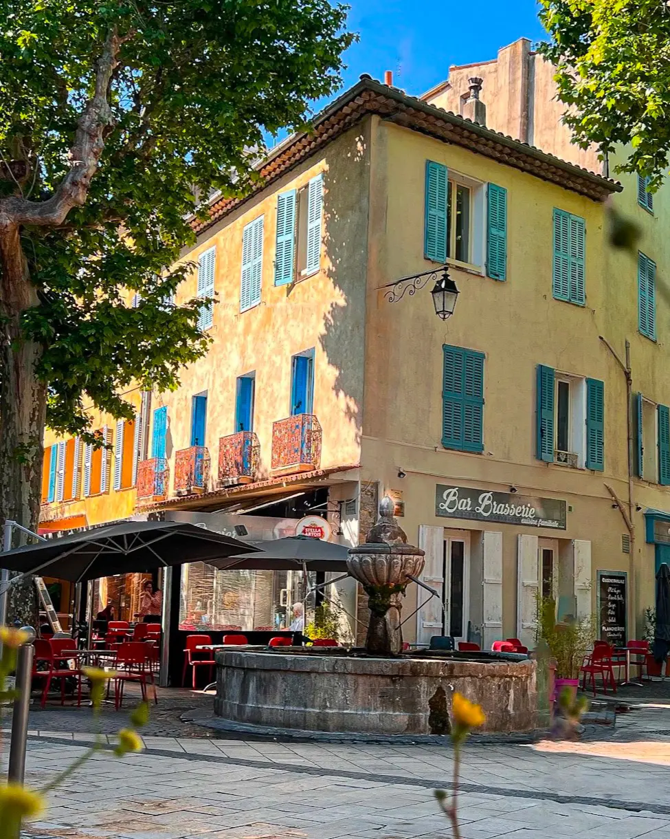 Place principale de Flayosc